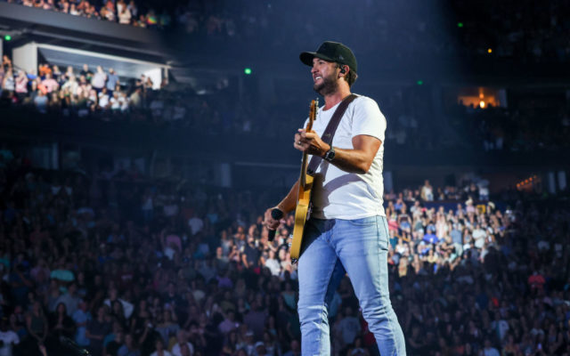 Luke Bryan opens up about dealing with the death of his siblings