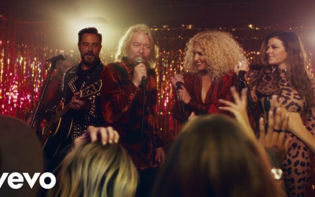 Watch Little Big Town surprise bar-goers with an impromptu filming of their latest music video