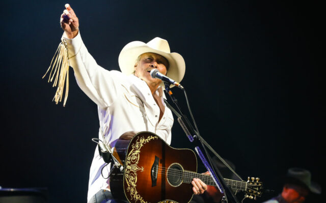 Alan Jackson to be named CMT’s ‘Artist Of A Lifetime’