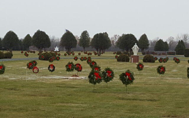 Grandview Cemetery begins tradition of laying wreaths on various gravesites