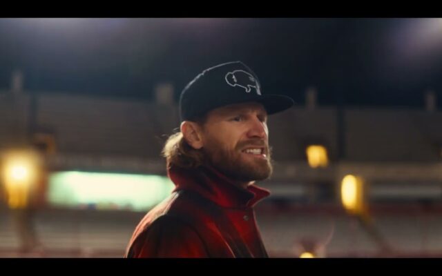 Chase Rice debuted his new song “I Hate Cowboys”